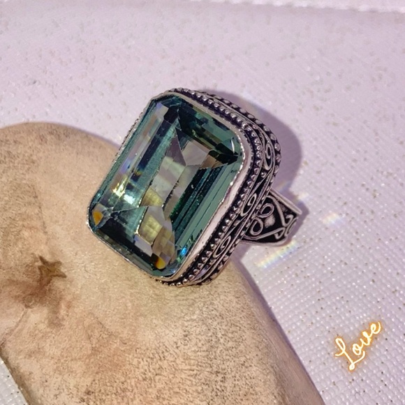 Elegant Green Amethyst Gemstone Handmade Ring - Picture 2 of 5